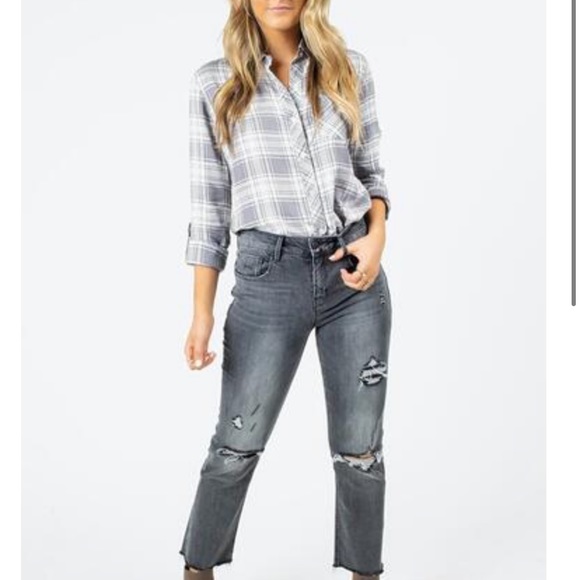 Francesca’s Unpublished Cropped Boot Cut Jeans - Picture 8 of 8